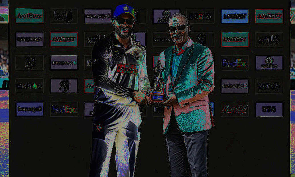 ধনঞ্জয় ডি সিলভার সরে দাঁড়ানো: ১৮ টেস্টের রেকর্ড নয়, ফাঁকা চেয়ারটাই আসল সংকট